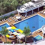 Palm World & Ξενοδοχείο 5*