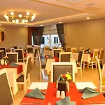 Palm World & Ξενοδοχείο 5*