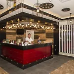 Ξενοδοχείο Palm World & 5*