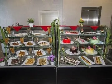 Palm World & Готель