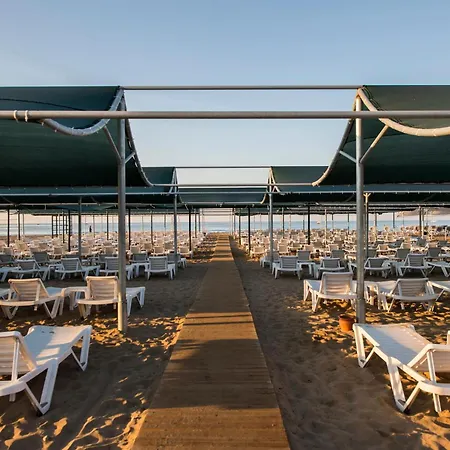 Palm World & Hotell 5*