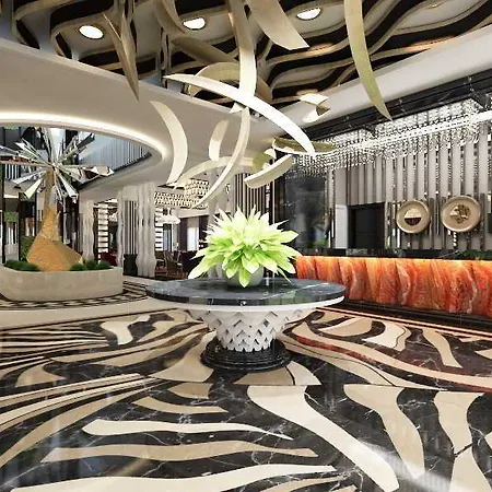 Готель Palm World &