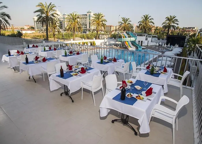 Ξενοδοχείο Palm World & 5*