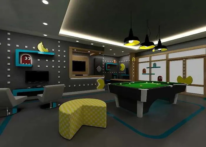 Palm World & Hotel Side