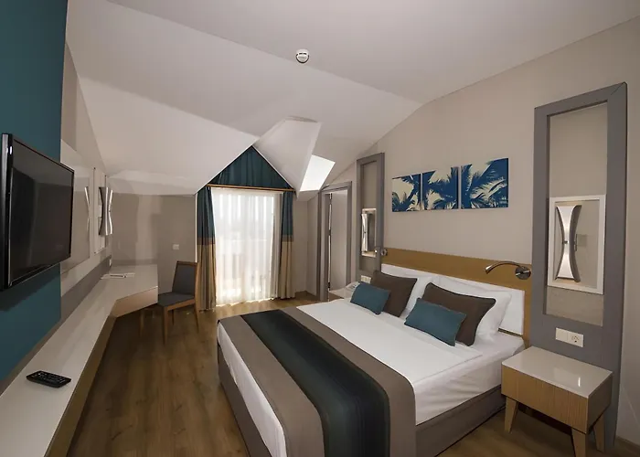 Ξενοδοχείο Palm World & 5*