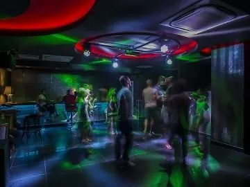 מלון Palm World & סייד