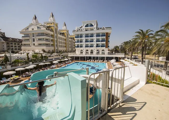 Ξενοδοχείο Palm World &