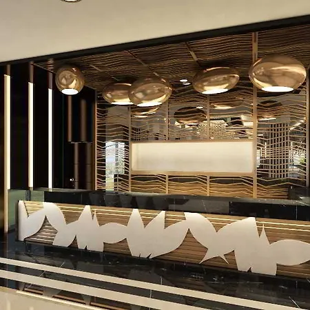 Готель Palm World &