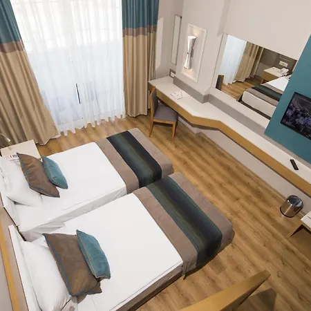 Palm World & Hotel Side