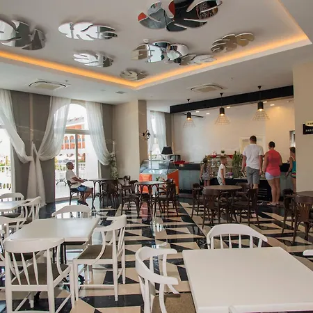 Palm World & Hotell Side